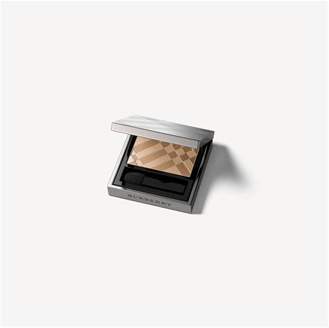 burberry eye colour glow gold pearl|Burberry Gold Pearl (No. 001) Wet & Dry Glow Shadow Product Info.